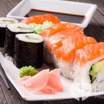 Как происходит отравление роллами и суши?
