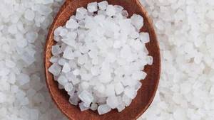 Соль можно использовать морскую или даже поваренную.