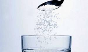 Узнайте, как провести очищение кишечника соленой водой в домашних условиях.